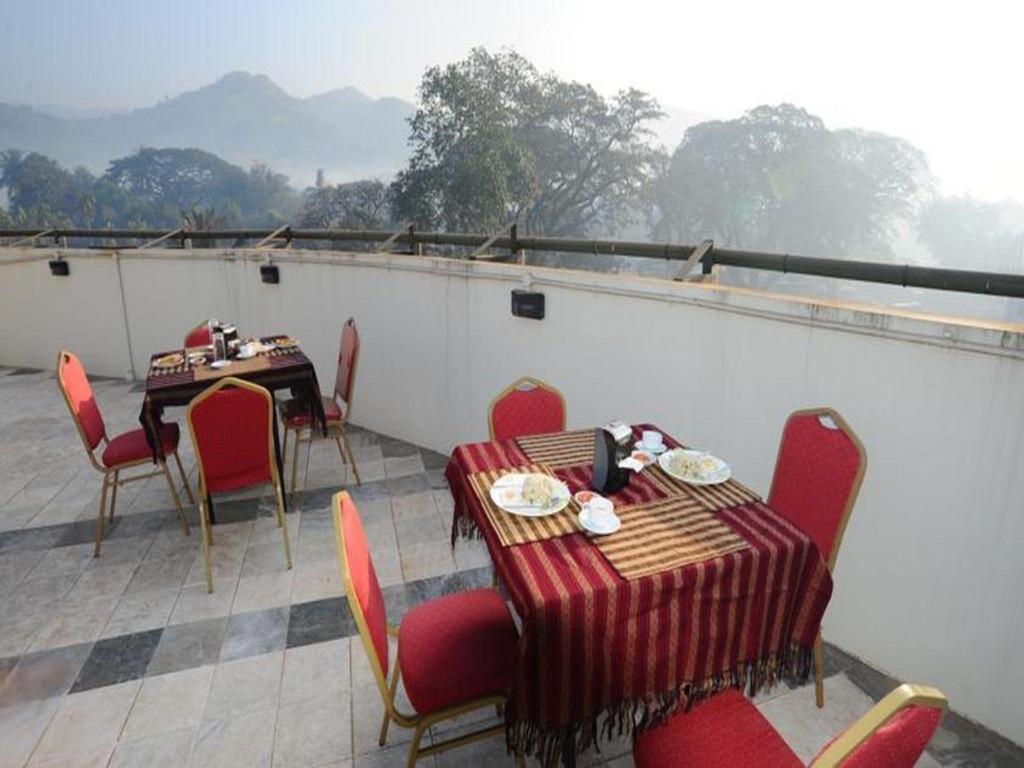 Bawga Theiddhi Hotel Kinmun Екстериор снимка